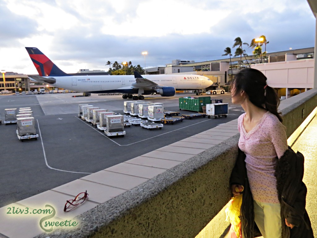 Flight to Kauai, Hawaii Honolulu Airport 2liv3